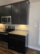 Building Photo - 1609 Hillside Dr