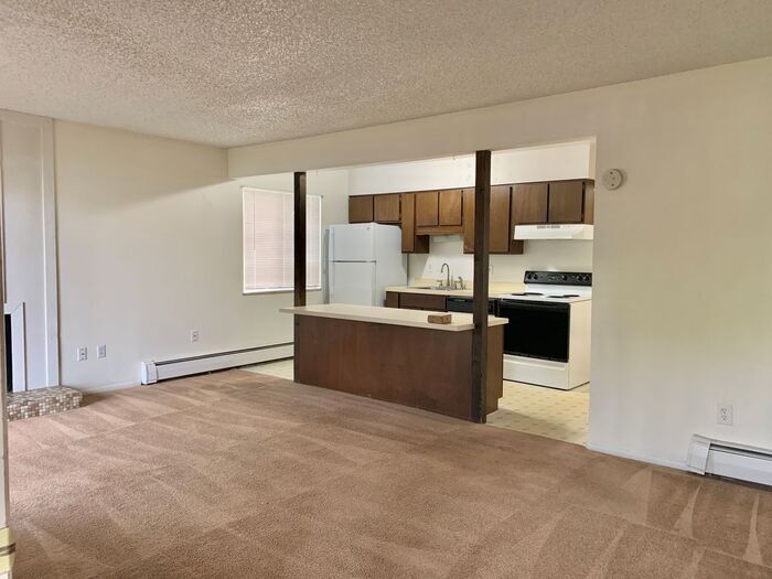 Foto principal - 1st & 2nd Floor, 1ST MONTH 1/2 OFF SPECIAL...