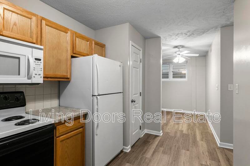 Primary Photo - 348 S 5th St