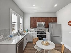 Building Photo - 801 N Marsalis Ave