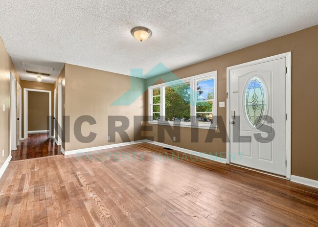 Foto del edificio - 1800 Woodmere Dr