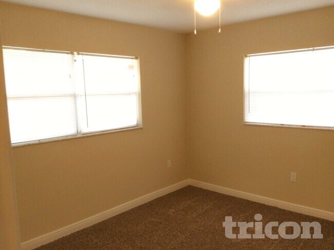 Building Photo - 2280 Winchester Dr