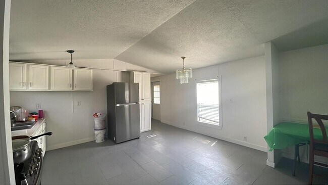 Building Photo - 747 Rd 5210