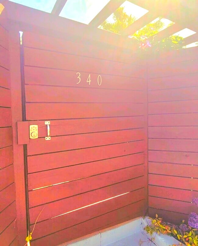 Electronic key pad entry - 340 Rennie Ave