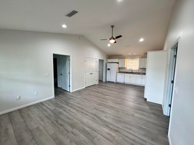 Building Photo - 98 Timothy Dr