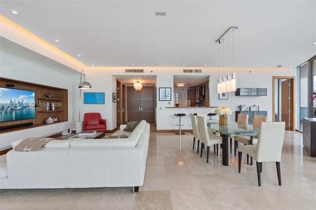 Foto del edificio - 5959 Collins Ave