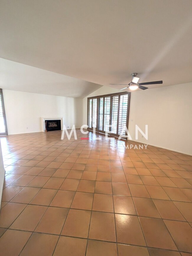 Building Photo - Two Bedroom - Spacious Condo - South End o...