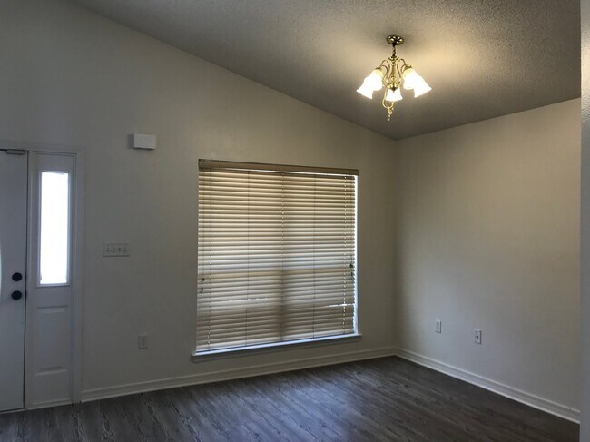 Foto del edificio - 713 Marsh Harbor Dr