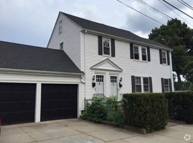 Building Photo - 57 Pond St