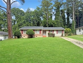 Building Photo - 1668 Laurelwood Dr SW