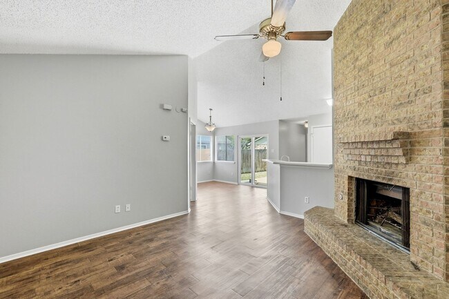 Foto del edificio - 2511 Howellwood Wy