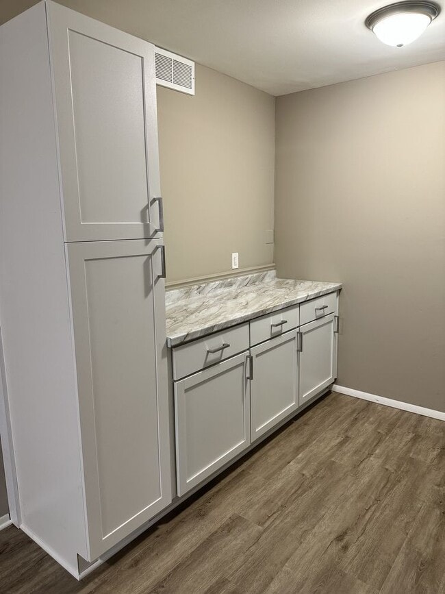 Building Photo - 13311 Albany St