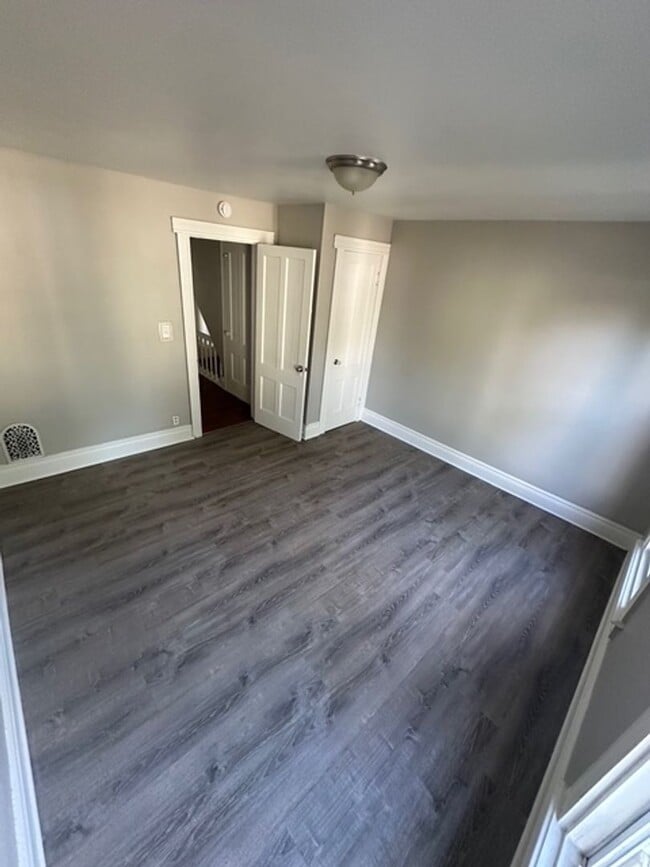 Building Photo - 139-141 Spencer St