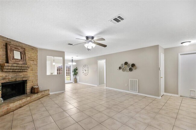 Foto del edificio - 1030 Copper Creek Dr