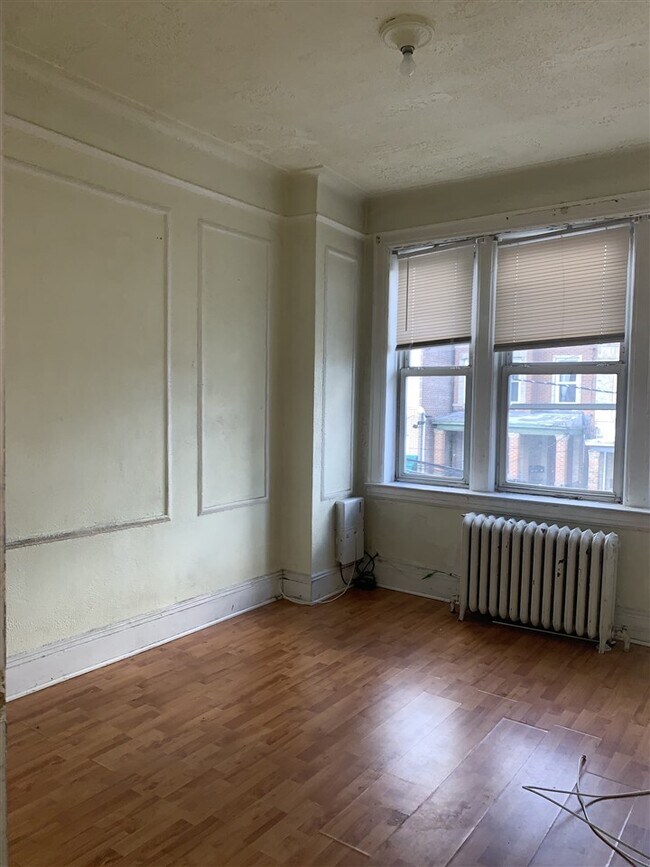 Building Photo - 37 64th St