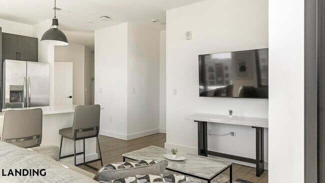 Foto del edificio - 1007 S Mint St