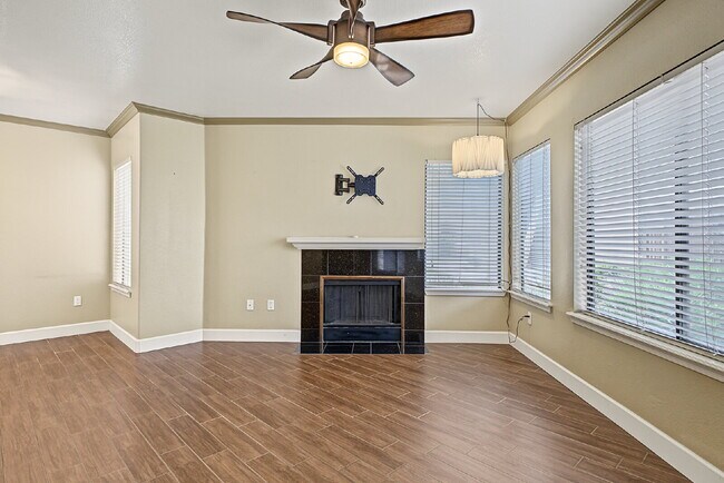 Building Photo - Spectacular Scottsdale Condo