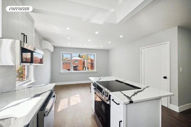 Foto del edificio - 224 W 252nd St
