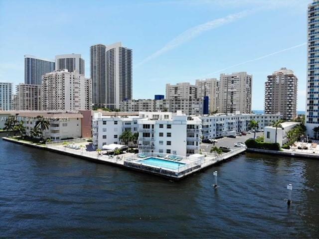 Foto del edificio - 1913 S Ocean Dr