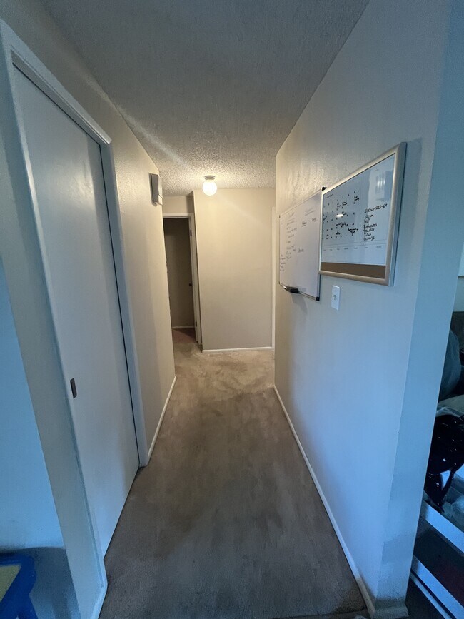 Building Photo - 841 Garden Dr
