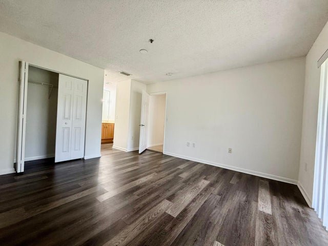 Foto del edificio - 3299 Clint Moore Rd