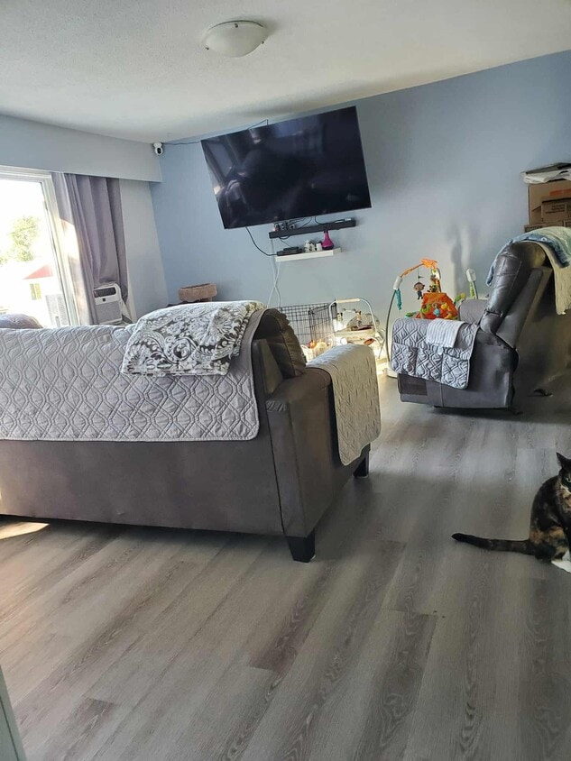 Primary Photo - 300-130-3002746 Quince St