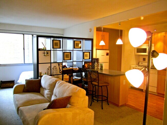 Foto del edificio - 5500 Friendship Blvd