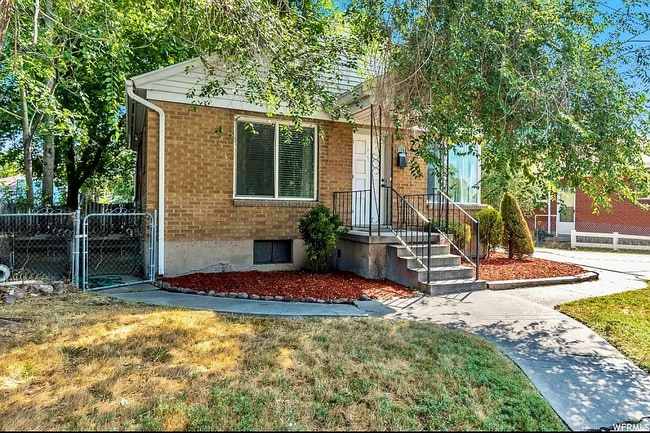 Building Photo - 2577 S 700 E