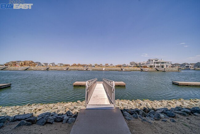 Building Photo - 443 Halcyon Pl