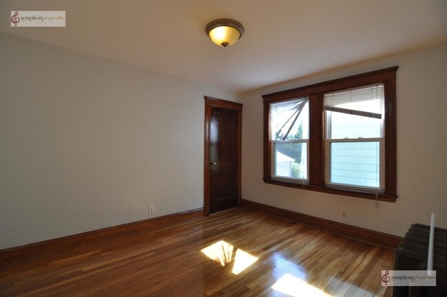 Building Photo - 202 Calumet St