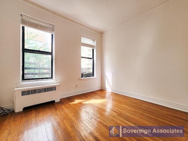 Building Photo - 156 E 85th St