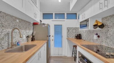 Building Photo - 1400 Pennsylvania Ave