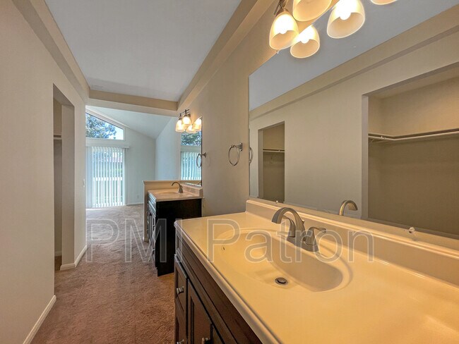 Foto del edificio - 21909 Huron Ln