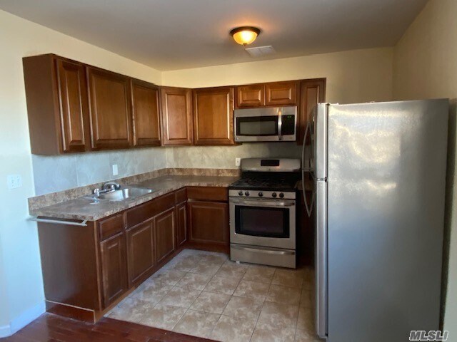 Foto del edificio - 14-09 McBride St