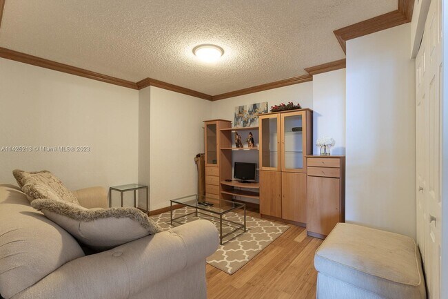 Building Photo - 16711 Collins Ave