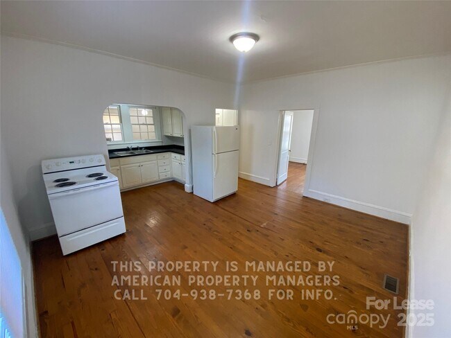 Foto del edificio - 605 E 10th St