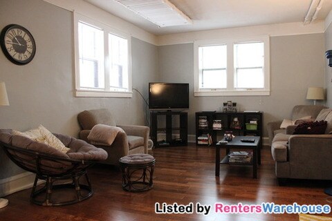 Building Photo - 4525 Bryant Ave S