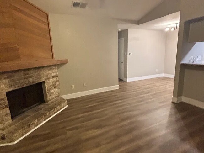 Sala de estar - 11602 April Dr