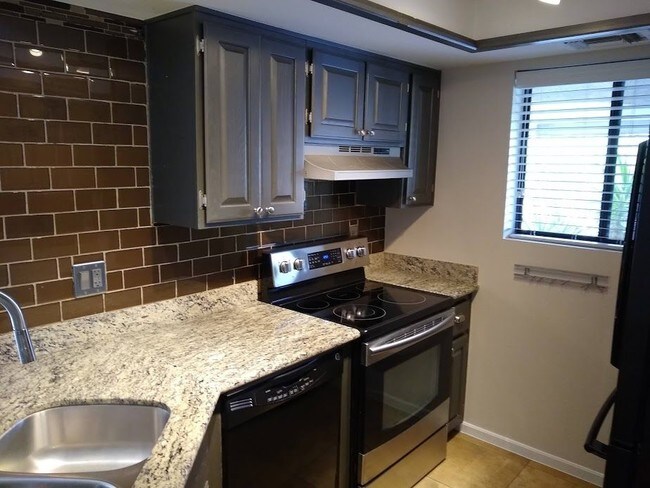 Building Photo - 16108 E Emerald Dr