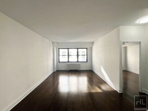 Building Photo - 5 AVENUE