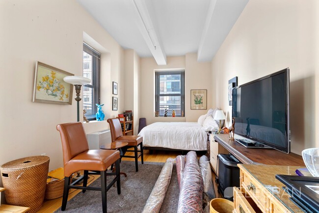 Building Photo - 2-Bedroom Condo in Downtown Brooklyn