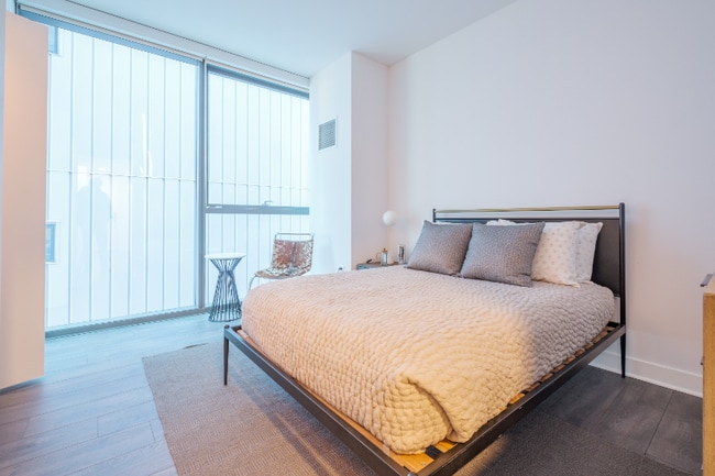 Building Photo - 225 W Hubbard St