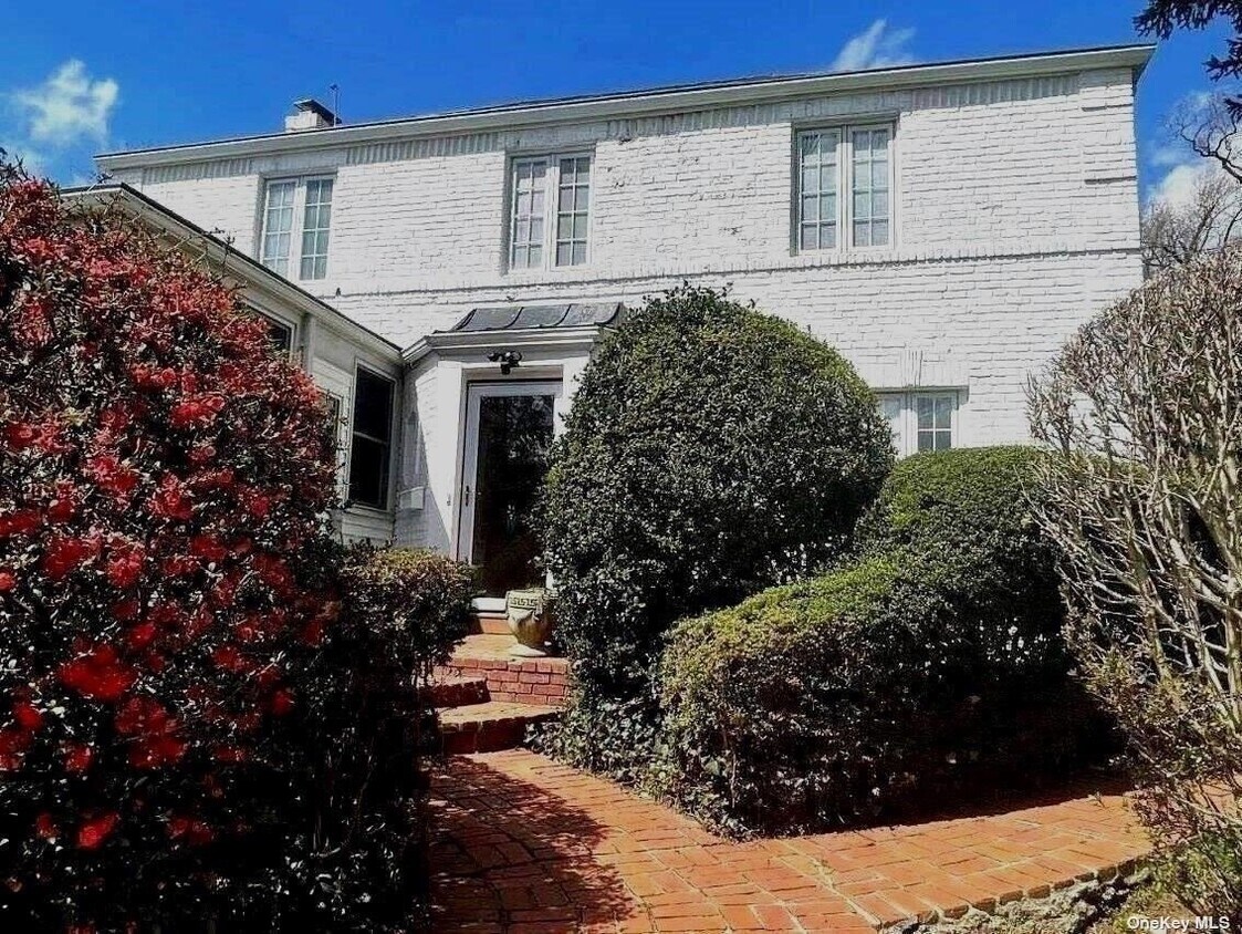 Foto principal - 64 Old Pond Rd