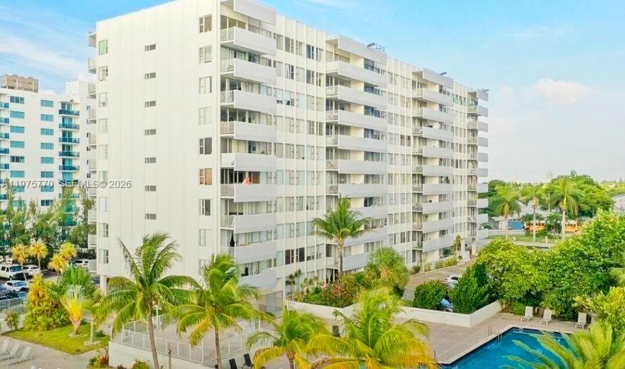 Foto del edificio - 7545 E Treasure Dr