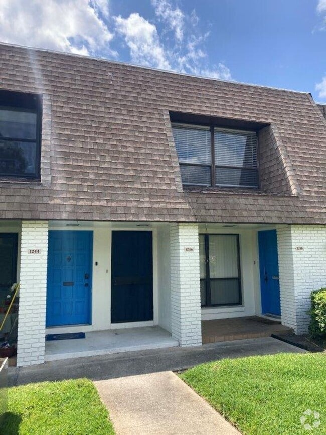 Building Photo - 1246 Maury Rd