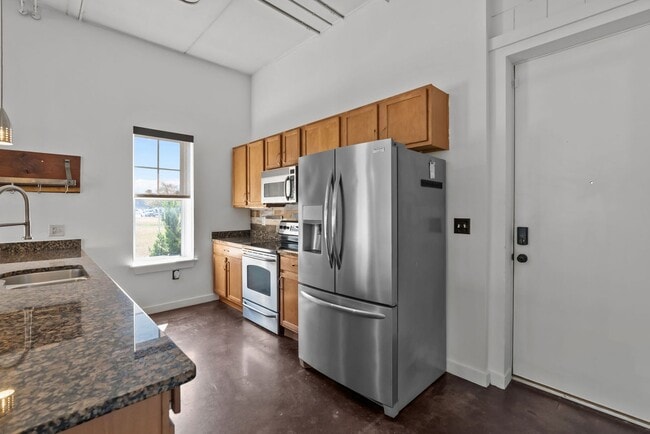 Building Photo - Oceanfront Condo – 2 Blocks from the Beach!