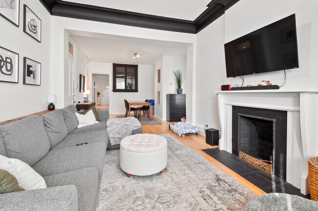 Foto del edificio - 2050 N Sheffield Ave