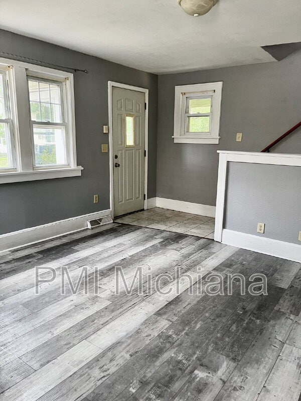 Building Photo - 1113 21st St
