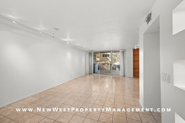 Foto del edificio - Expansive Hillcrest 3-Bedroom at Coral Tre...