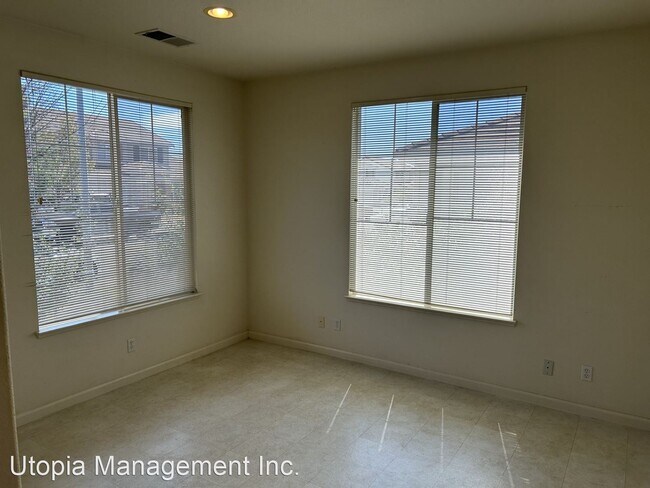Building Photo - 3 br, 2 bath House - 102 Entrada Circle